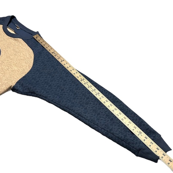 St Louis Aquarium Gray Blue Crewneck Sweatshirt 2XL Union Station Otter Shark - Picture 10 of 10